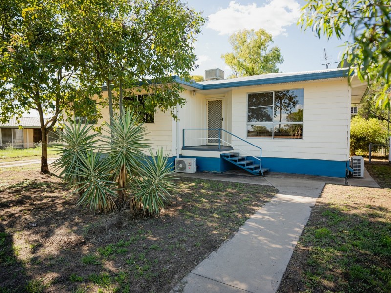 57 Taylor Street, Roma QLD 4455