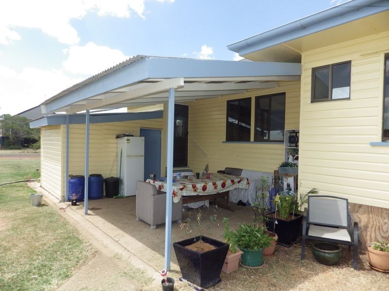 25 Bedwell Street, Yuleba QLD 4427