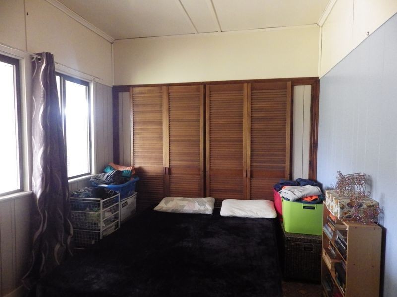 25 Bedwell Street, Yuleba QLD 4427