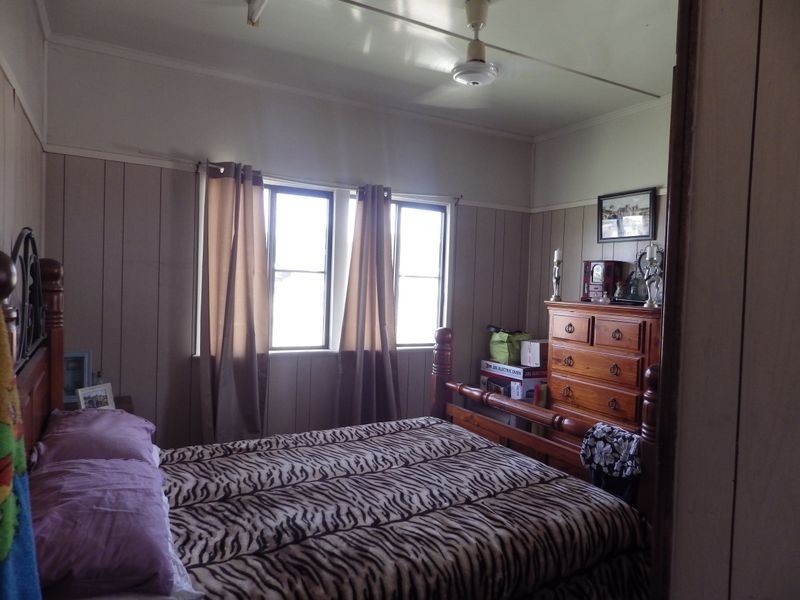 25 Bedwell Street, Yuleba QLD 4427