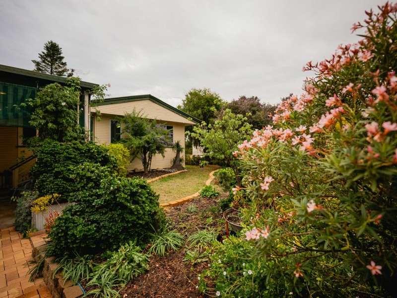 23 Downs Street, Roma QLD 4455