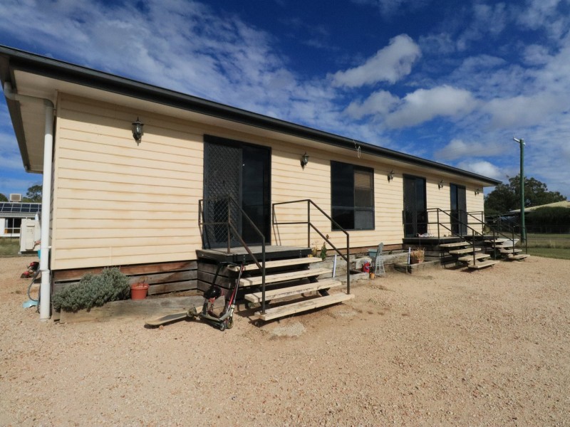 22 Bedwell Street, Yuleba QLD 4427