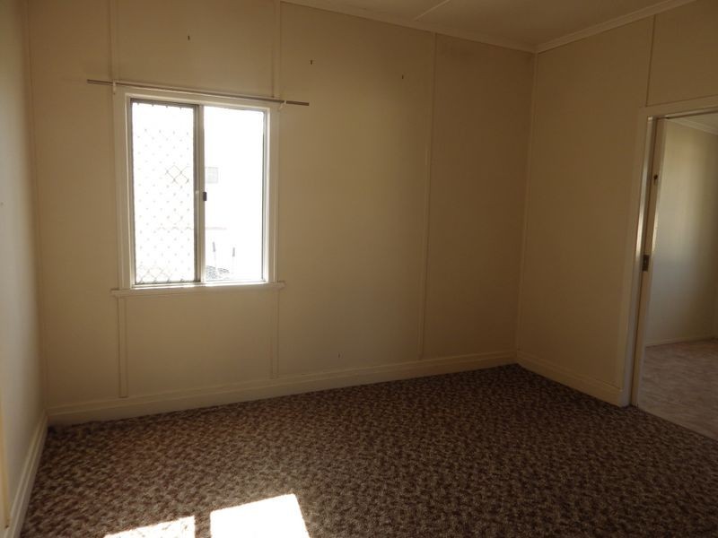 23 Timbury Street, Roma QLD 4455