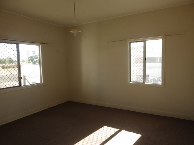 23 Timbury Street, Roma QLD 4455