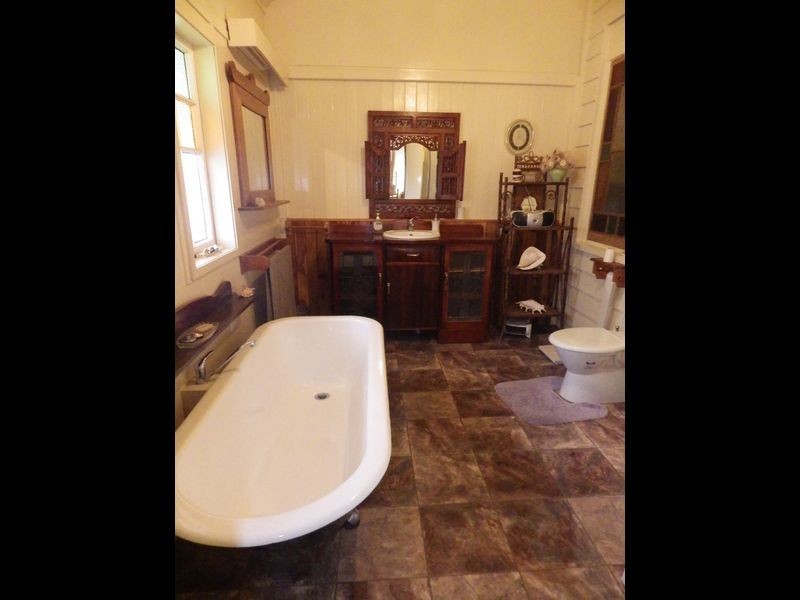 34 Robusta Drive, Roma QLD 4455
