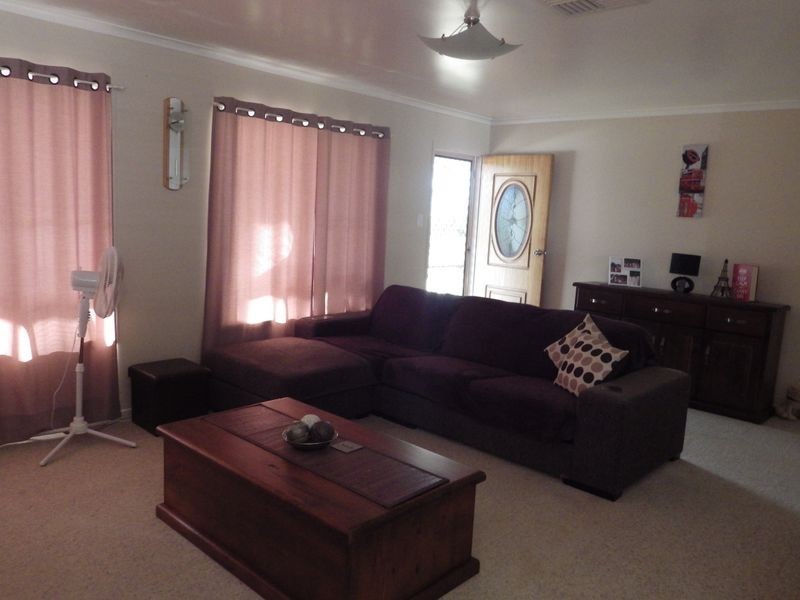 20 Alex Parade, Roma QLD 4455