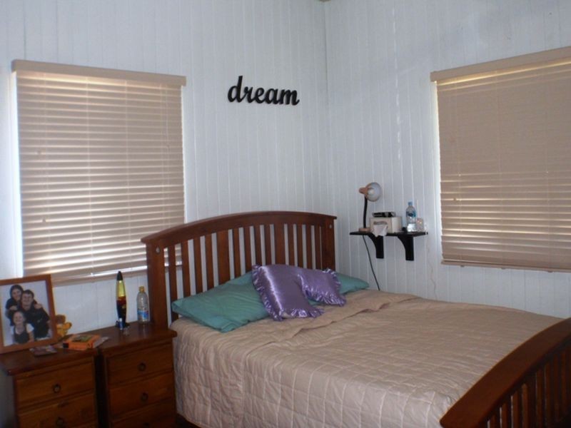 11 Derry Street, Roma QLD 4455