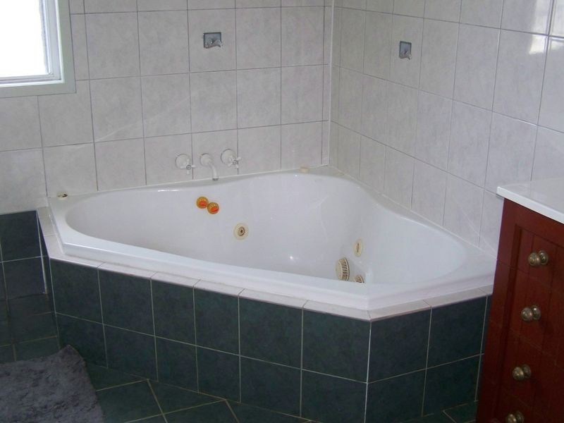 11 Derry Street, Roma QLD 4455