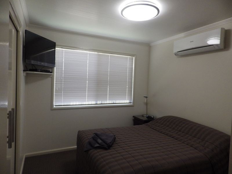 4 Hutton Street, Injune QLD 4454