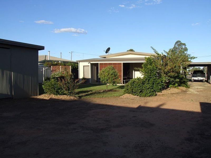 4 Hutton Street, Injune QLD 4454