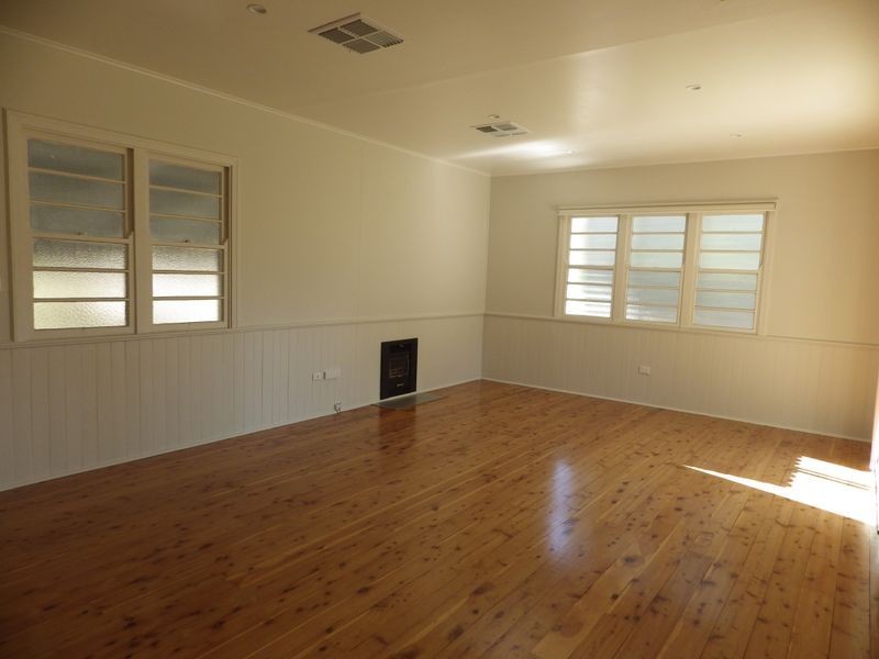 16 Twine Street, Roma QLD 4455