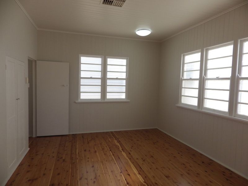 16 Twine Street, Roma QLD 4455