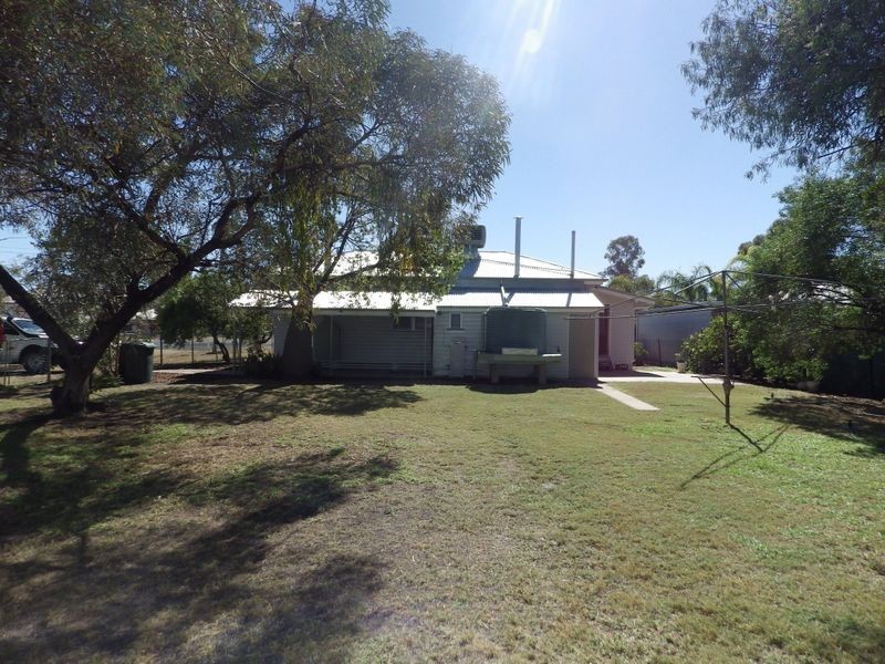 16 Twine Street, Roma QLD 4455