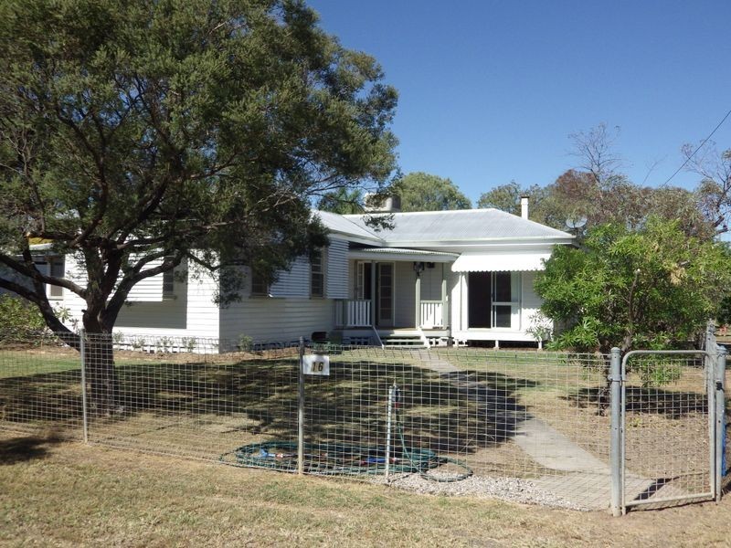 16 Twine Street, Roma QLD 4455