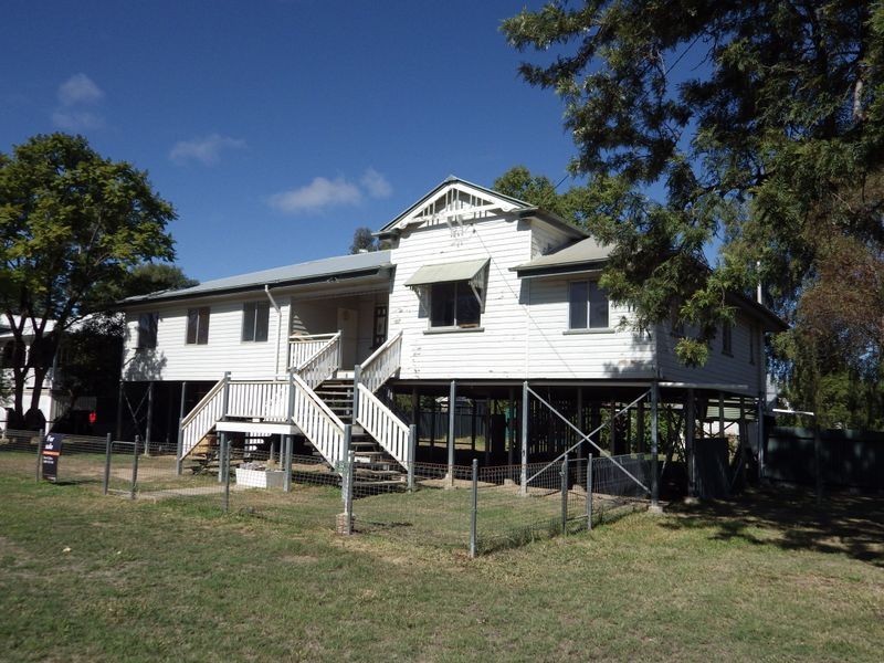 14 Lovell Street, Roma QLD 4455