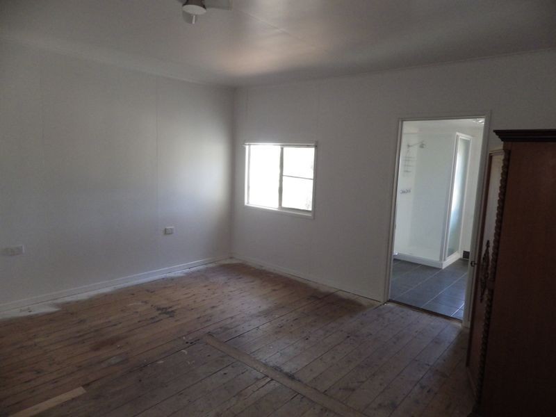 14 Lovell Street, Roma QLD 4455