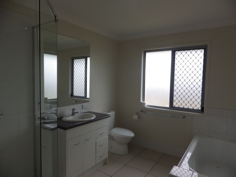 4 Webb Court, Roma QLD 4455