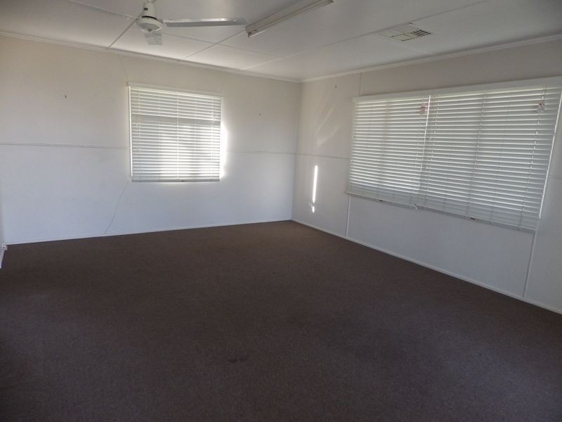 95 Raglan Street, Roma QLD 4455