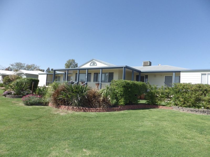 14 Baker Finch Cres, Roma QLD 4455