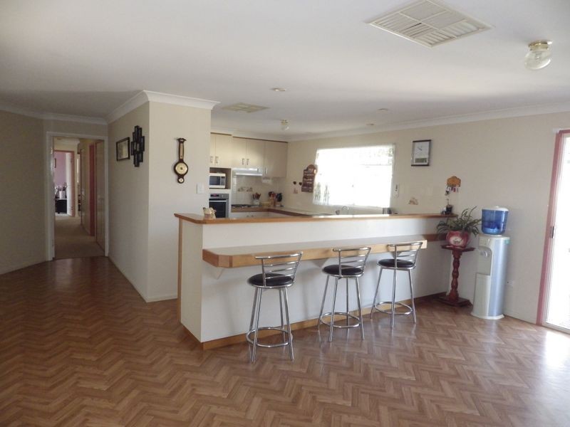 14 Baker Finch Cres, Roma QLD 4455