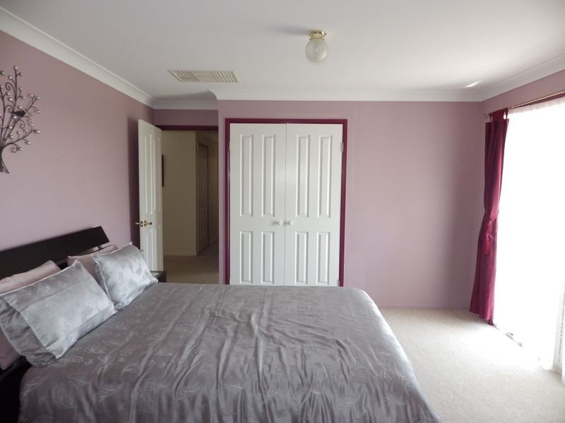 14 Baker Finch Cres, Roma QLD 4455