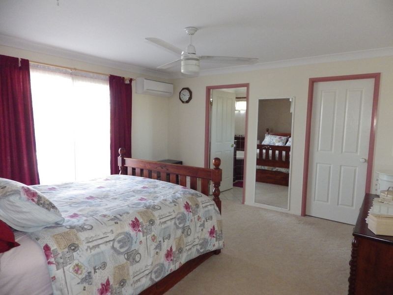 14 Baker Finch Cres, Roma QLD 4455