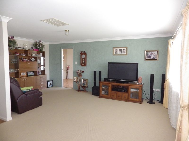 14 Baker Finch Cres, Roma QLD 4455