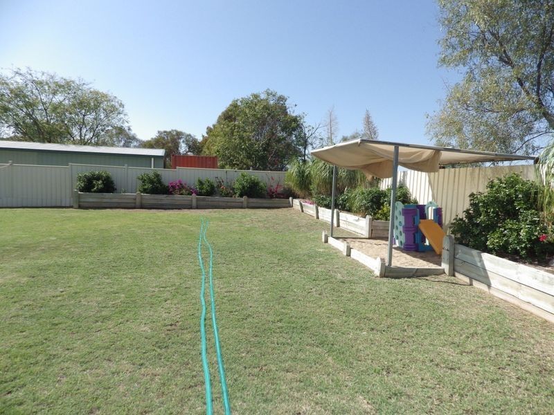 14 Baker Finch Cres, Roma QLD 4455