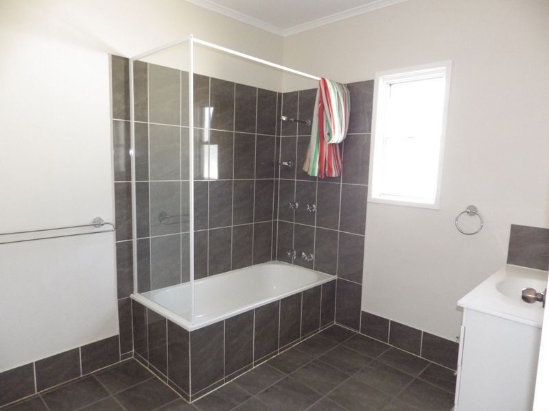 13 Charles Street, Roma QLD 4455