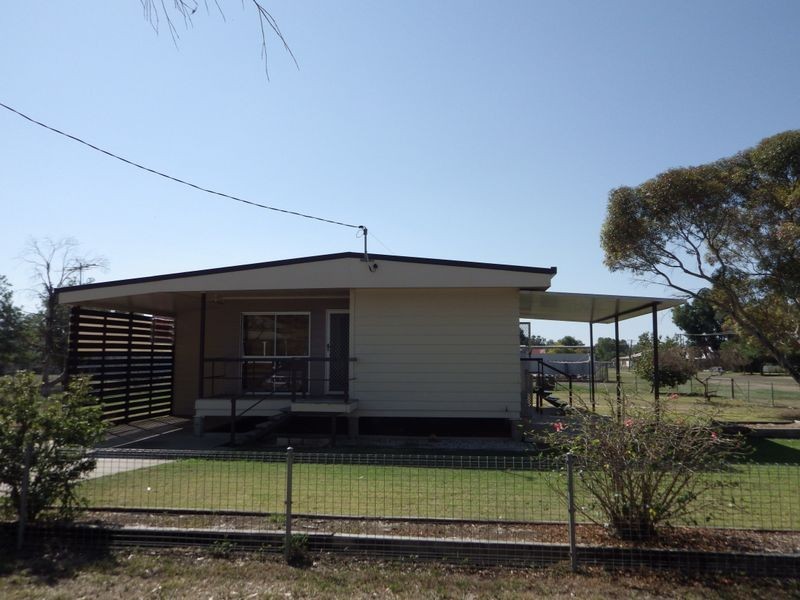 17 Chrystal Street, Roma QLD 4455