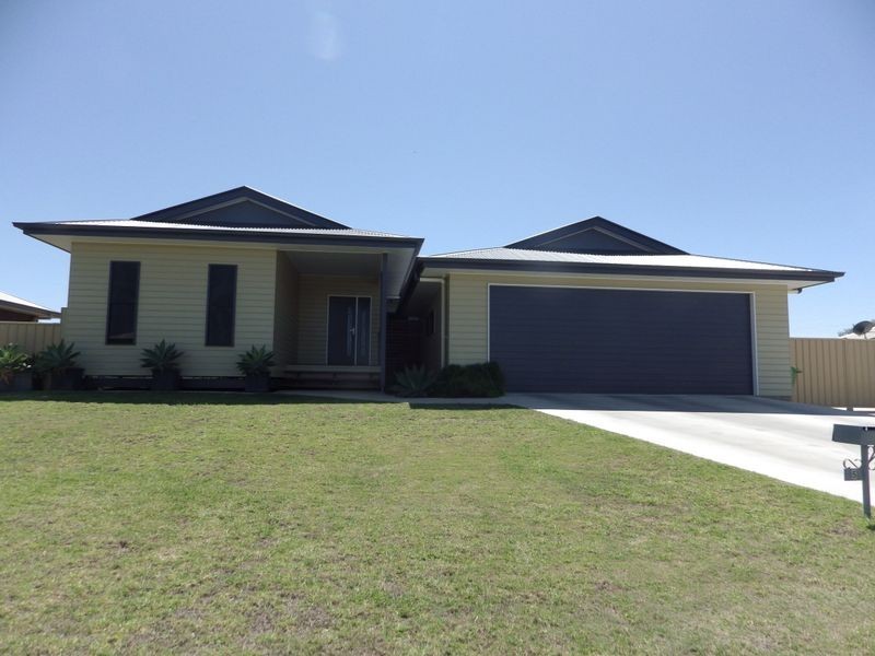 5 Beetson Drive, Roma QLD 4455