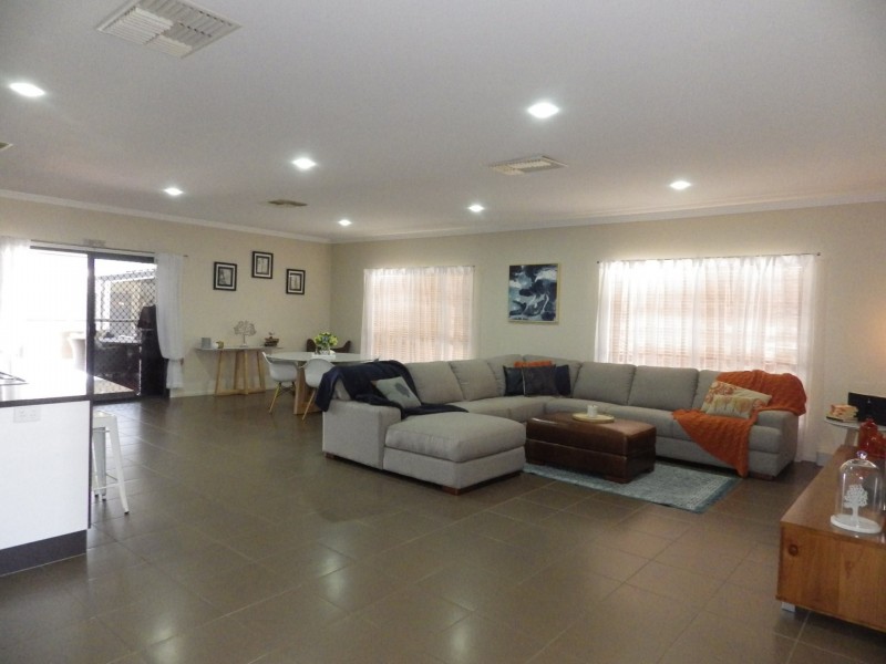 5 Beetson Drive, Roma QLD 4455