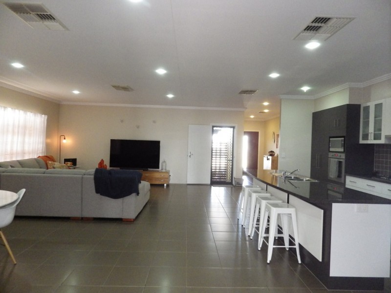 5 Beetson Drive, Roma QLD 4455