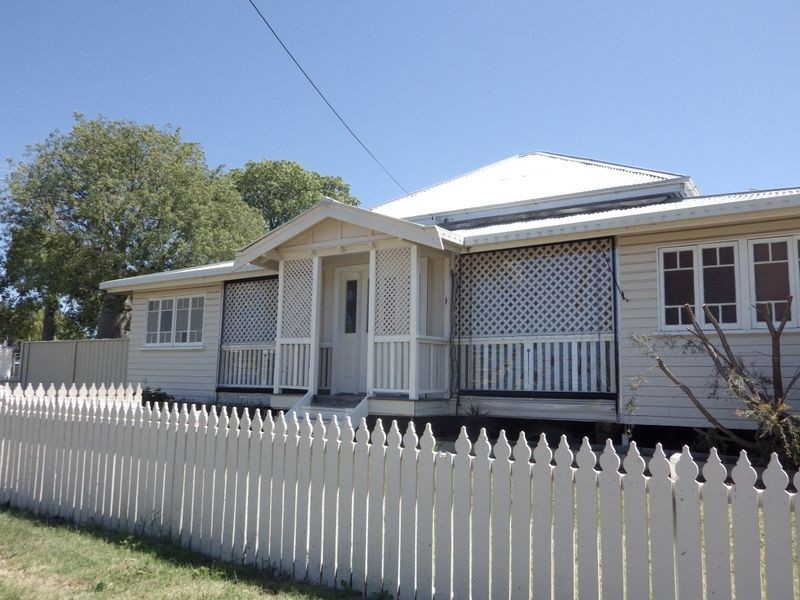 17 May Street, Roma QLD 4455