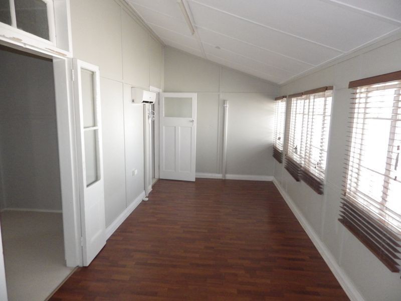 17 May Street, Roma QLD 4455