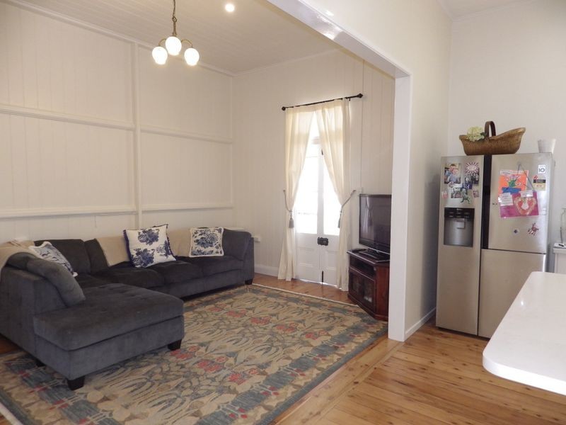 5 Spencer Street, Roma QLD 4455