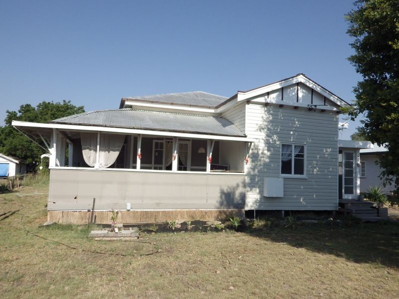 108 Arthur Street, Roma QLD 4455