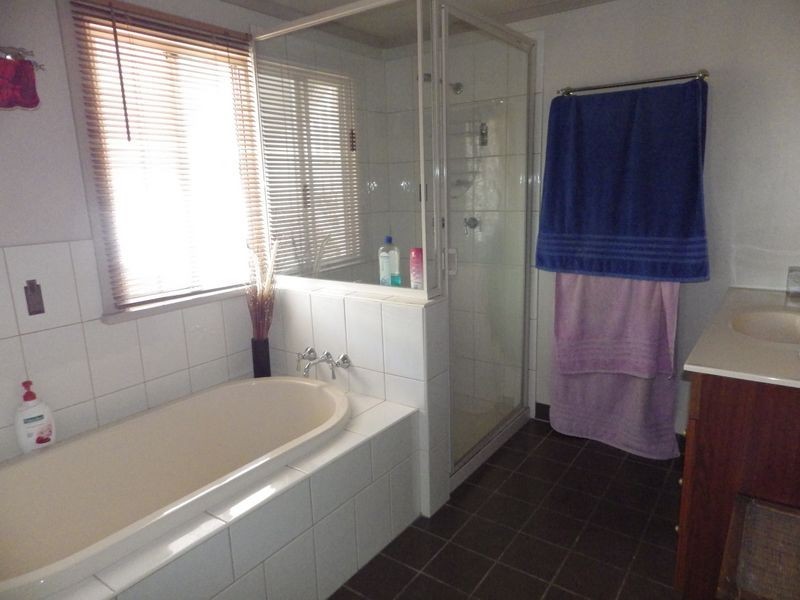 9 Miscamble Street, Roma QLD 4455