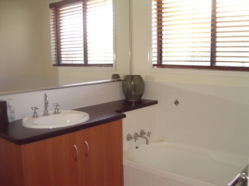29 Karalee Court, Roma QLD 4455