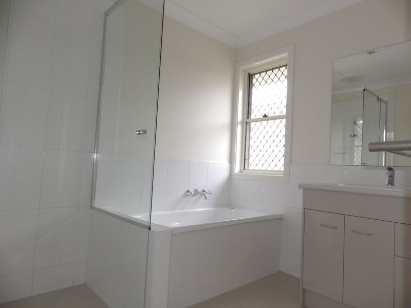 21 Ivy Street, Roma QLD 4455