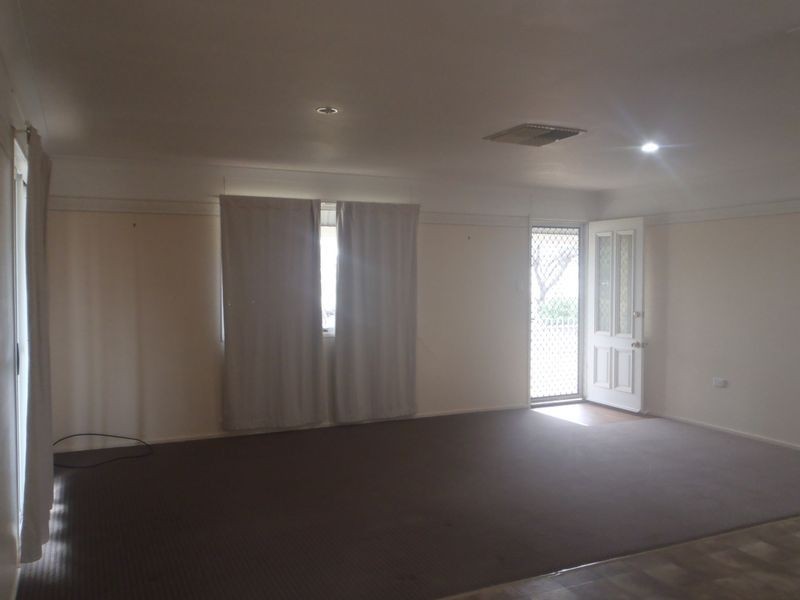 27 Powell Street, Roma QLD 4455