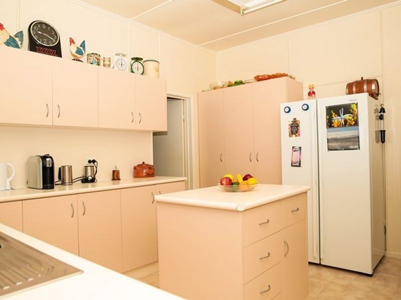 75 Warooby Lane, Roma QLD 4455