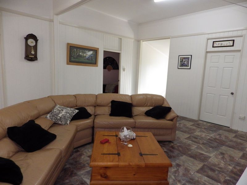 8 Quintin Street, Roma QLD 4455