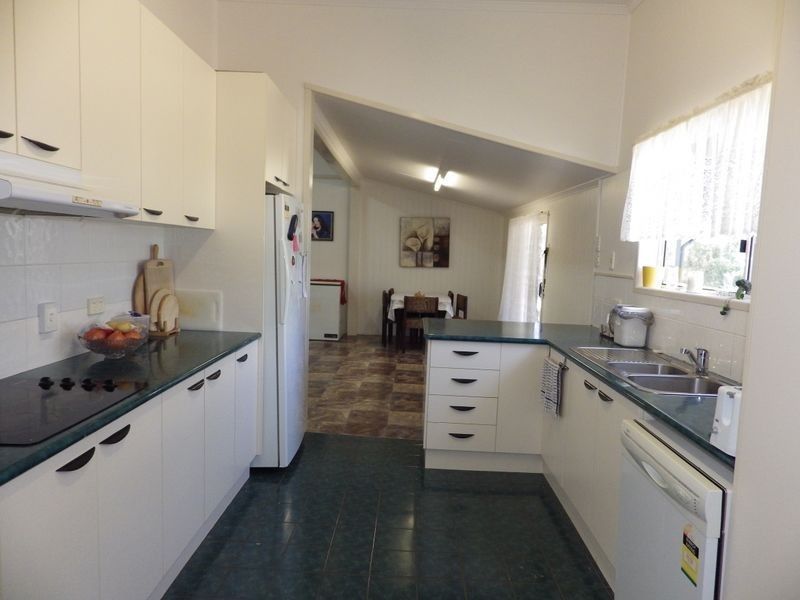 8 Quintin Street, Roma QLD 4455