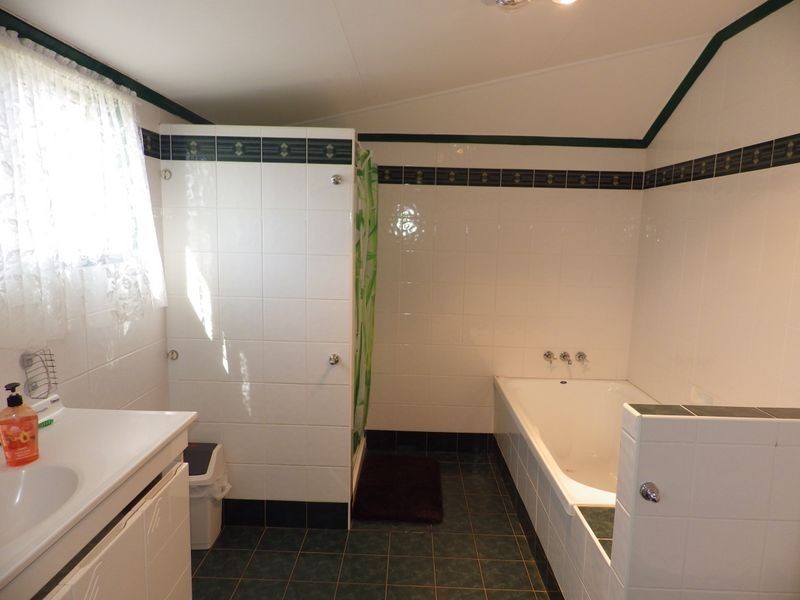 8 Quintin Street, Roma QLD 4455