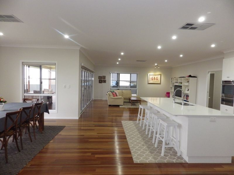 30 Beetson Drive, Roma QLD 4455