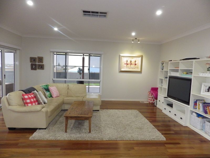 30 Beetson Drive, Roma QLD 4455