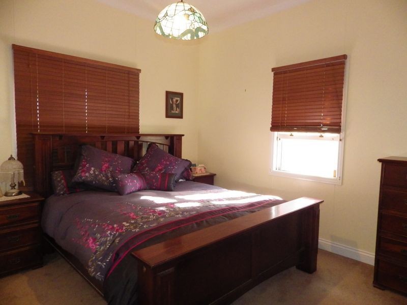 11 McDowall Street, Roma QLD 4455