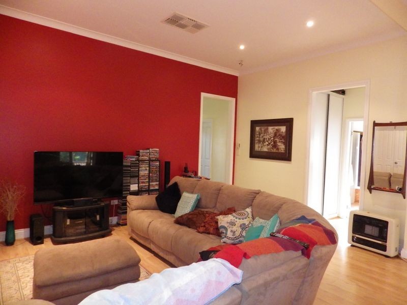 11 McDowall Street, Roma QLD 4455