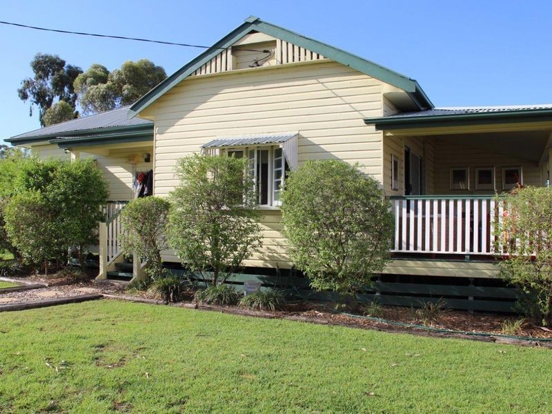15 Hoffman Street, Roma QLD 4455